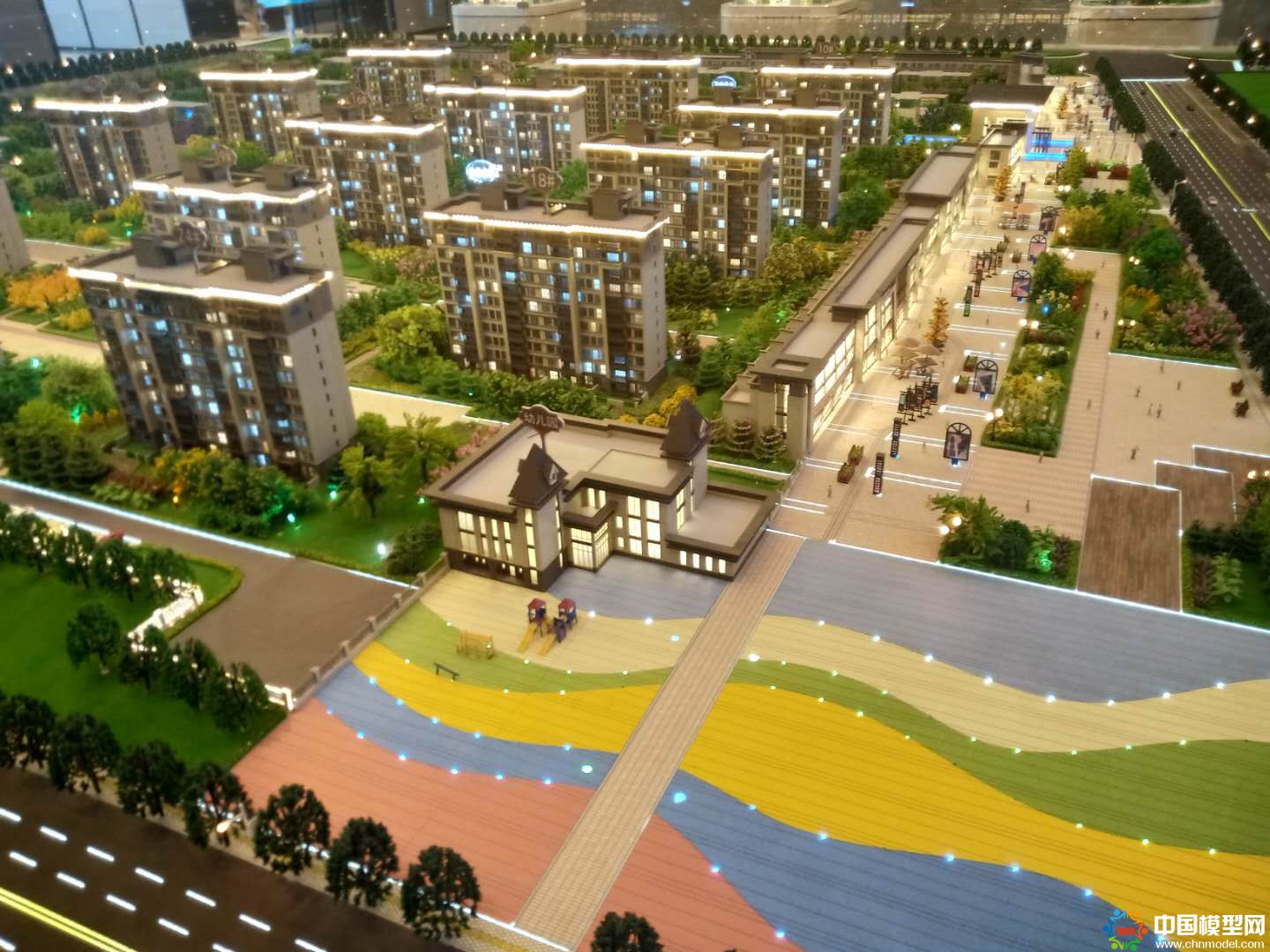 樓盤沙盤模型制作、別墅沙盤模型制作、城市規(guī)劃沙盤制作、建筑模型設(shè)計制作、工業(yè)模型設(shè)計制作、數(shù)字多媒體沙盤制作